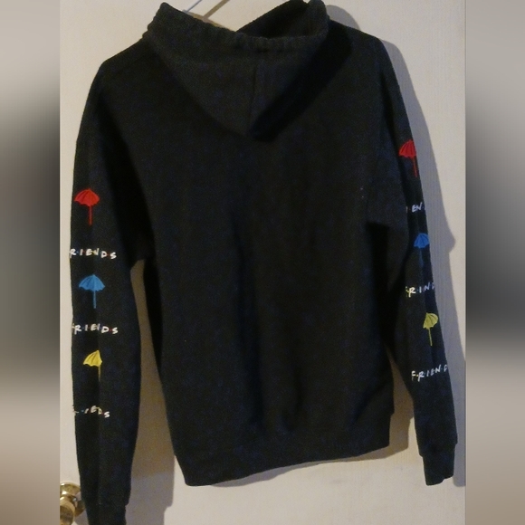 FRIENDS Hoodie sz. Medium‎ Front pocket - Picture 9 of 10